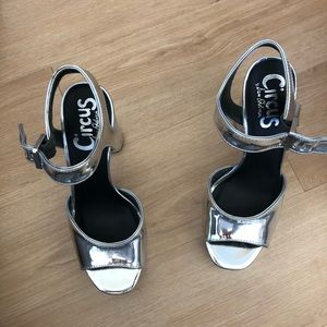 Circus by Sam Edelman heels in silver!